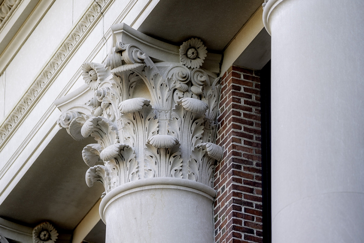 Harvard Veterans Alumni Organization - Image of stone filigree on column